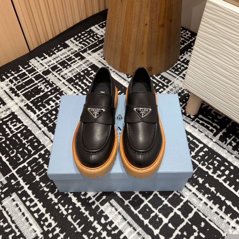 Pra*a leather shoes